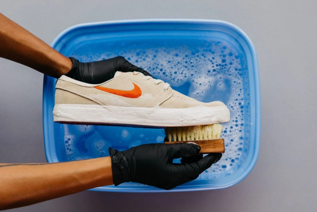 shoe cleaning